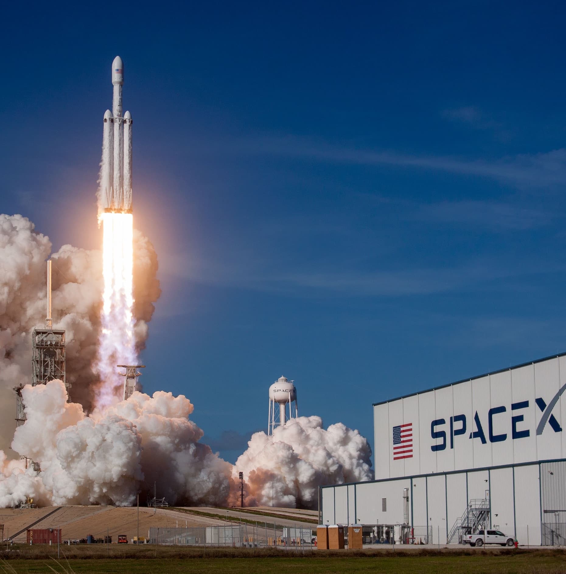 SpaceX rocket blasting off