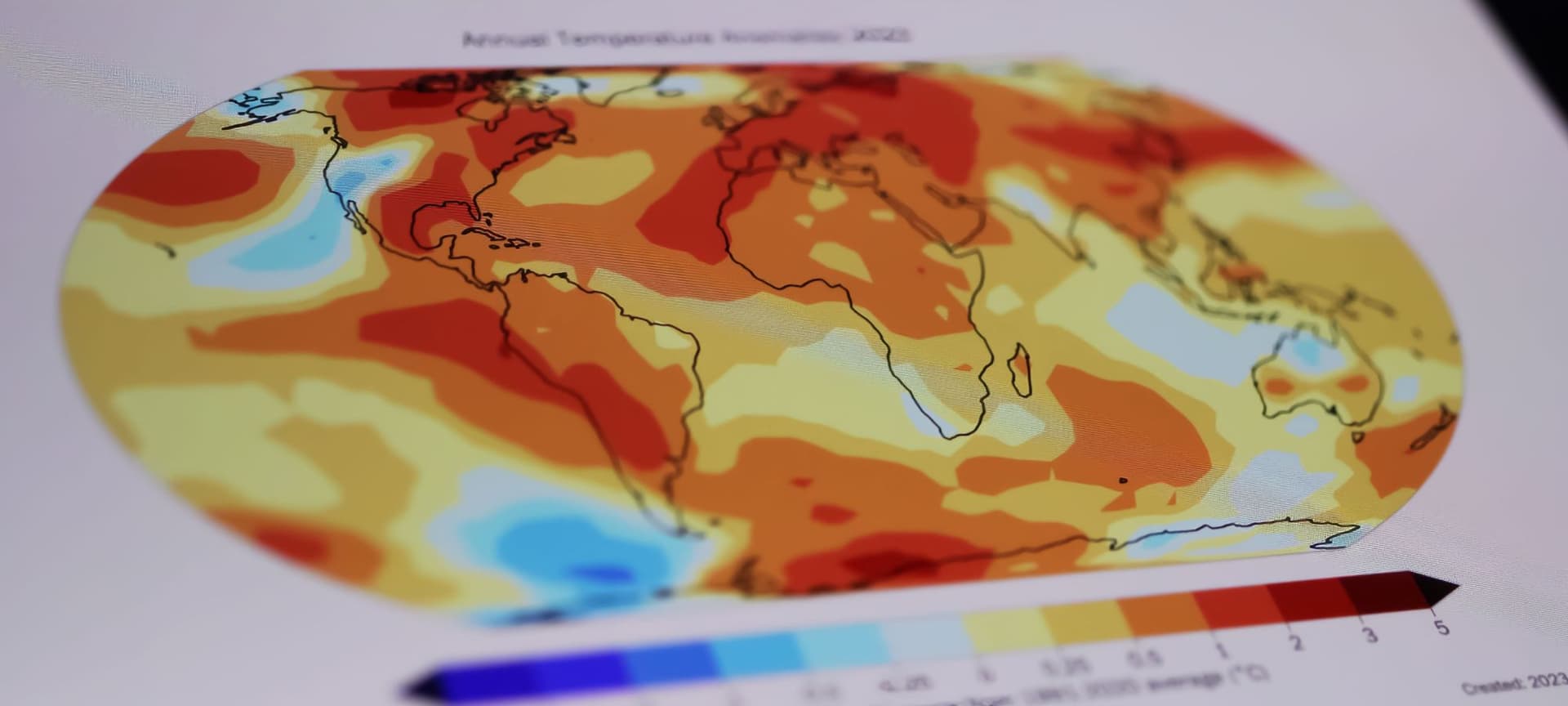 world map showing annual temperatures heating up