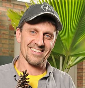 Dave Warners headshot, man in baseball cap